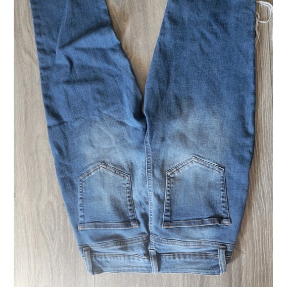 American Original Rewash #bemore Distressed Blue Jeans Size 3/26 - Picture 5 of 11